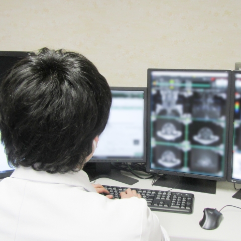 医員（レジデント）河村俊一